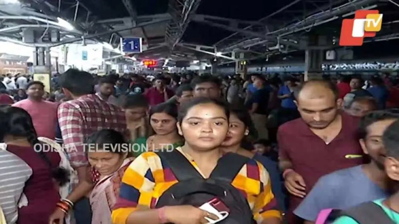 People flee Bhubaneswar amid acute water, electricity crisis post Fani