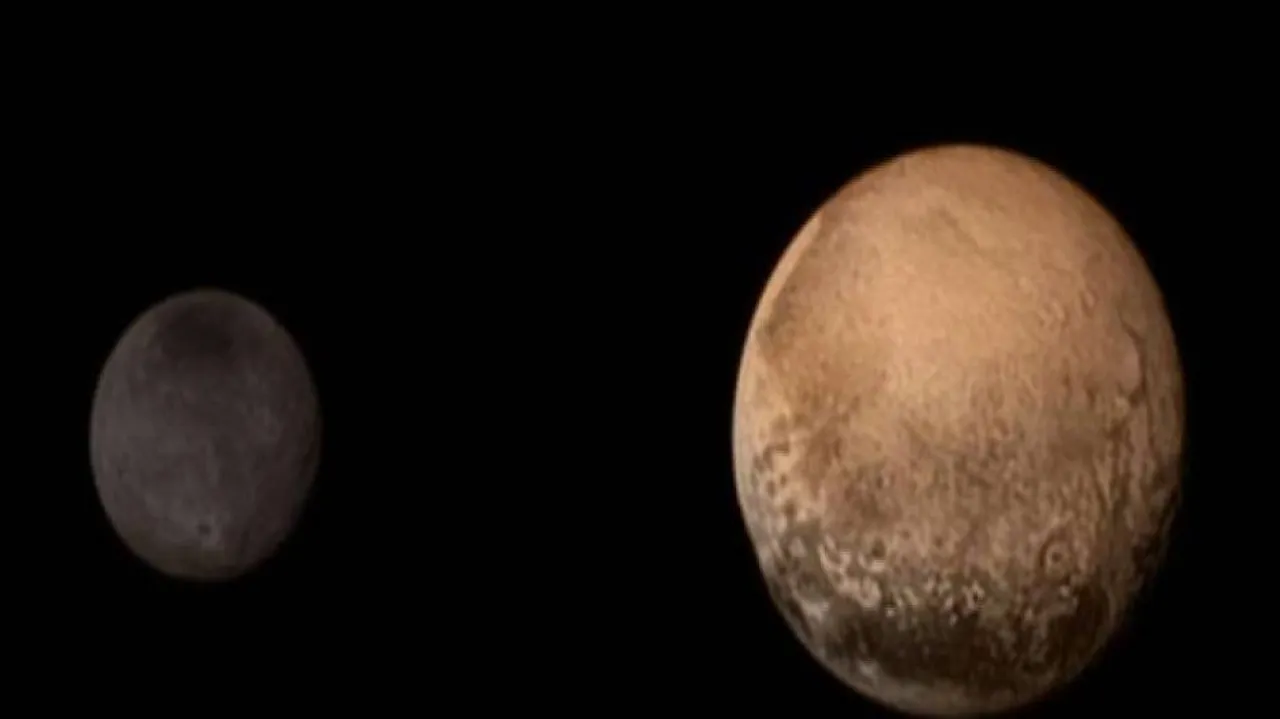 NASA probe beams 'phone call' after Pluto fly-by