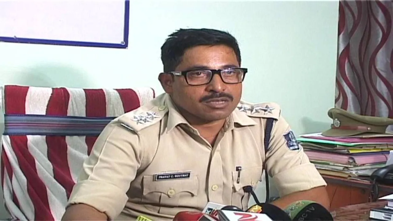 Egg hurling on minister’s vehicle: All five accused surrender