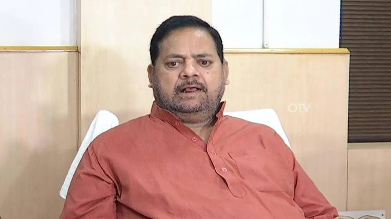 Pradeep Maharathy takes jibe at Dharmendra Pradhan