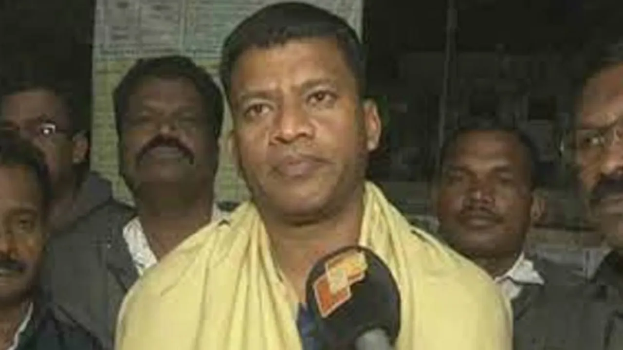 Congress Alleges Massive Corruption In Swachh Bharat Prog & PMGSY In Swabhiman Anchal
