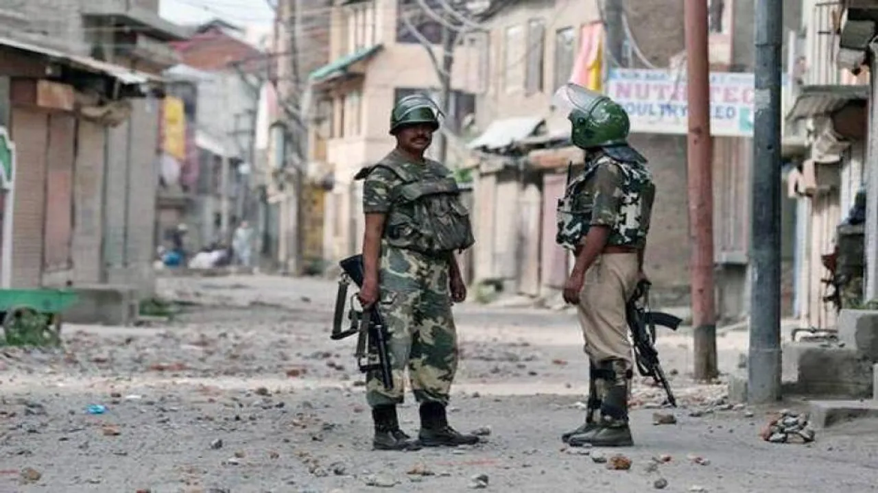 2 policemen killed in militant attack in J&K's Pulwama