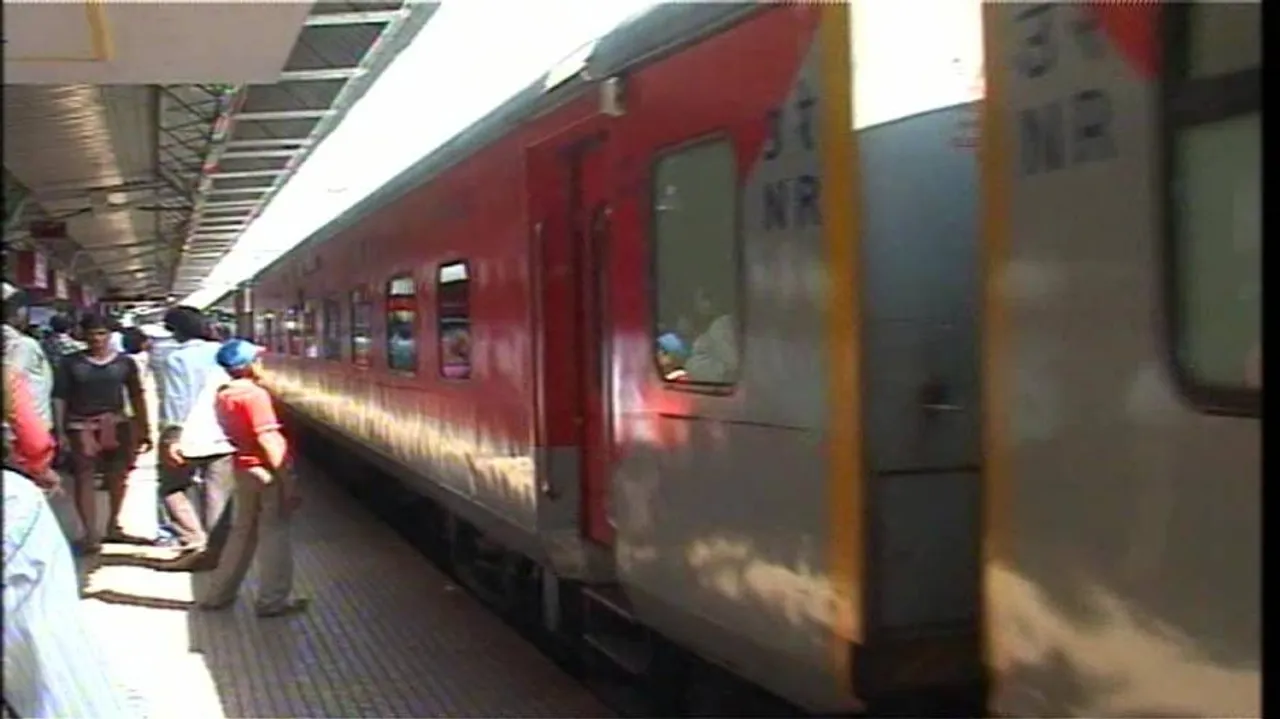 Girl’s SOS tweet from Bhubaneswar Rajdhani train sees harasser behind bars