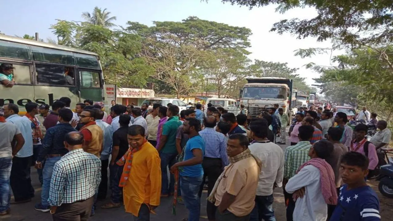 Traffic disrupted as BJP youth activists blocks NH-55 in Tirtol
