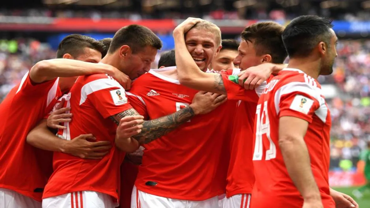 Russia overwhelm Saudis in FIFA World Cup opener