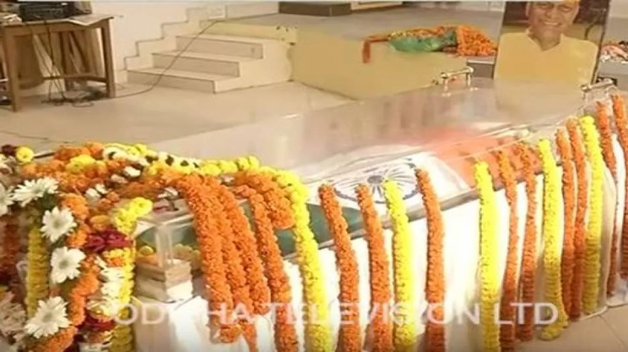 Bihar CM Nitish Kumar to attend last rites of Rabi Ray today