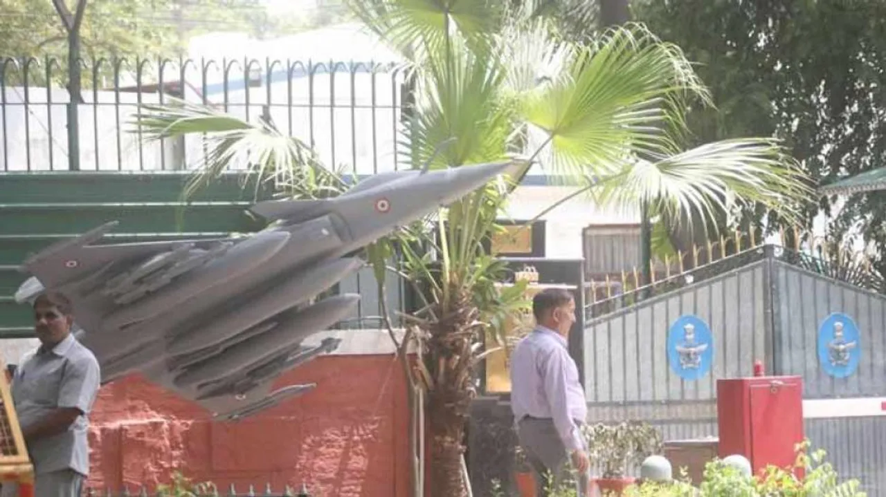IAF erects Rafale replica outside Air Chief's house, bang opposite Congress HQ