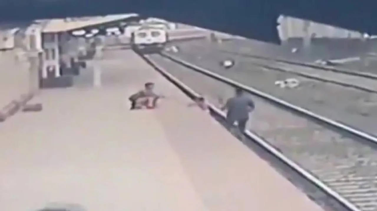 Watch: Dramatic Rescue of Child By Railway Pointsman Seconds Before Imminent Run Over By Train Near Mumbai