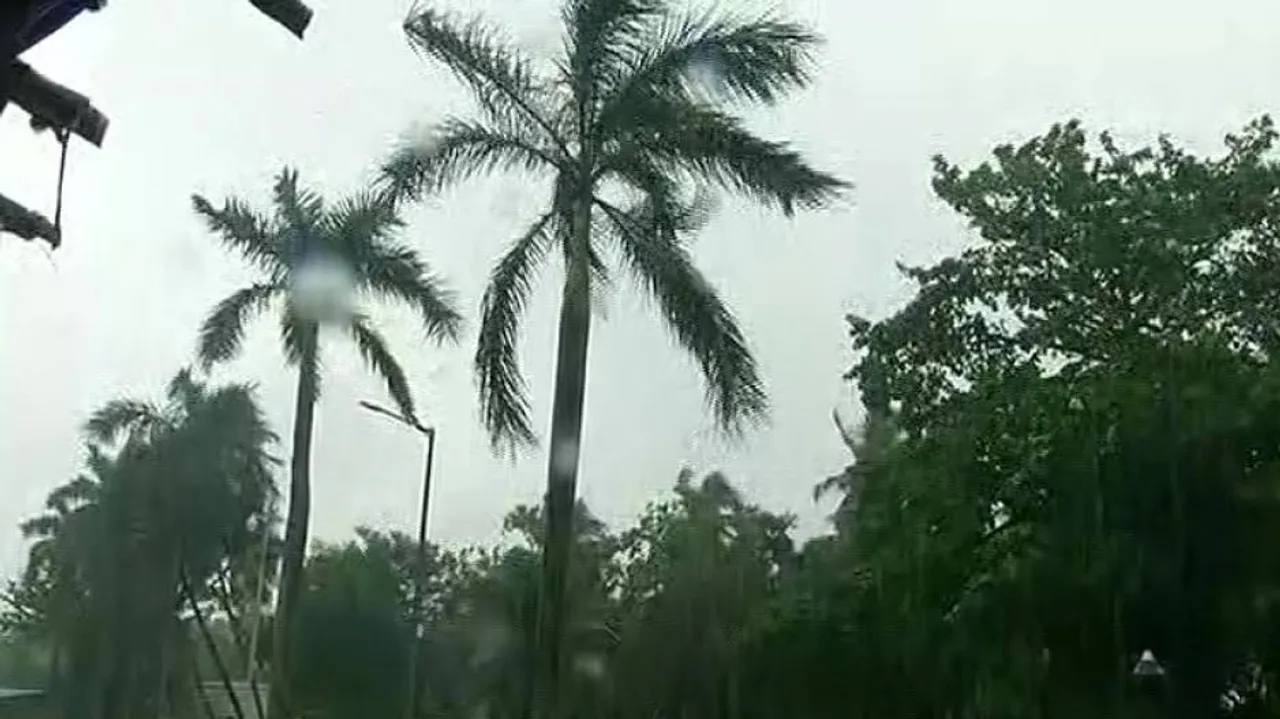 Heavy Rain, Thunderstorm Pound Cuttack-Bhubaneswar