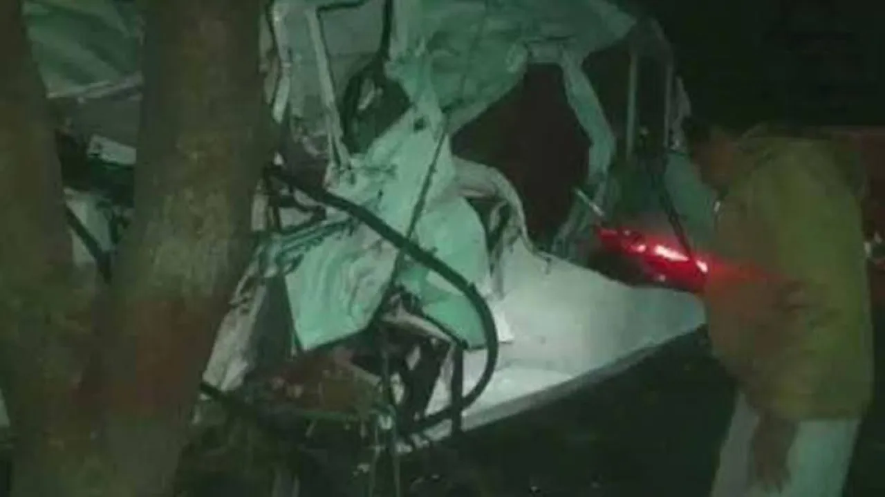 12 killed, 10 hurt as mini bus overturns in Rajasthan's Nagaur