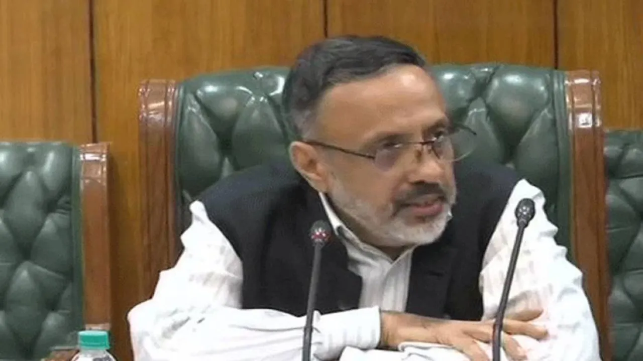 Cabinet Secy Rajiv Gauba Reviews Surge In COVID-19 Cases