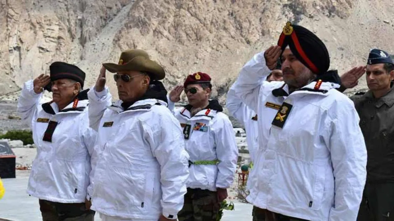 Rajnath visits Siachen, salutes soldiers for courage
