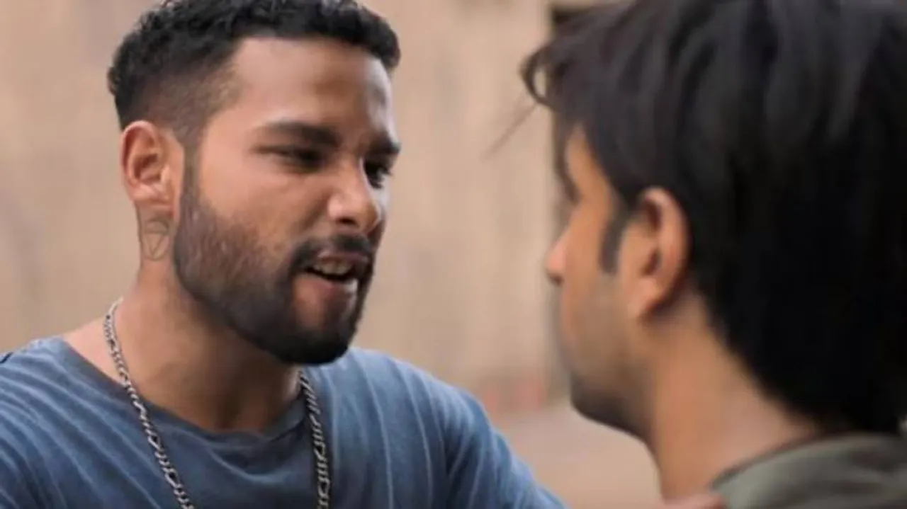 Emotional Ranveer Singh Kissed Gully Boy Co-star Siddhant At Juhu