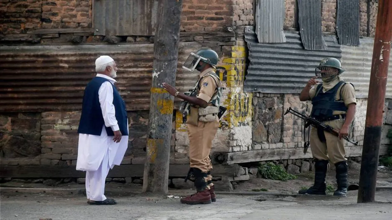 Restrictions in Srinagar to prevent Muharram procession