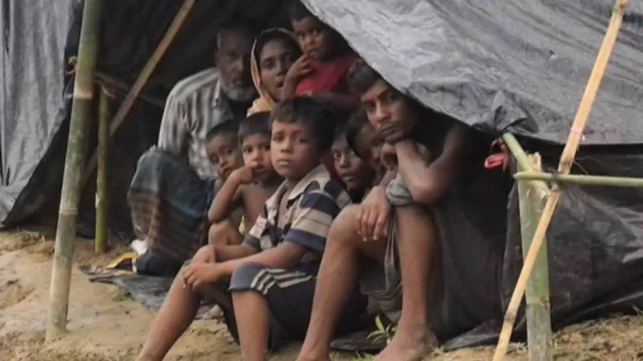 Bangladesh warns against lingering Rohingya crisis