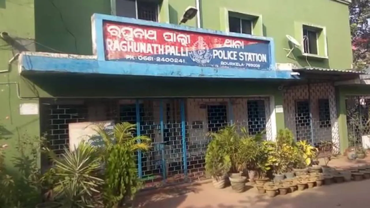 Odisha: Youth Attacked By Armed Robbers, But Foils Loot Bid