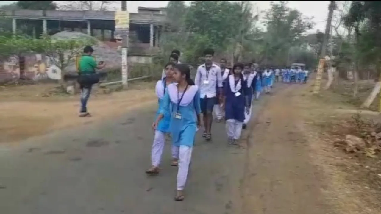 Students walk miles to get grievances redressed in Mayurbhanj