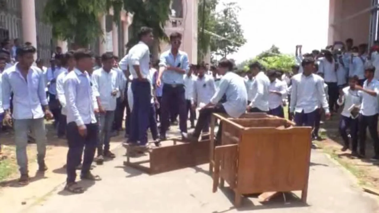 SKCG College Students Stage Protest Demanding Paper Re-Evaluation