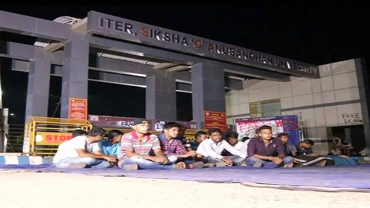 Fake job offer: SOA students call off hunger stir, dean arrested