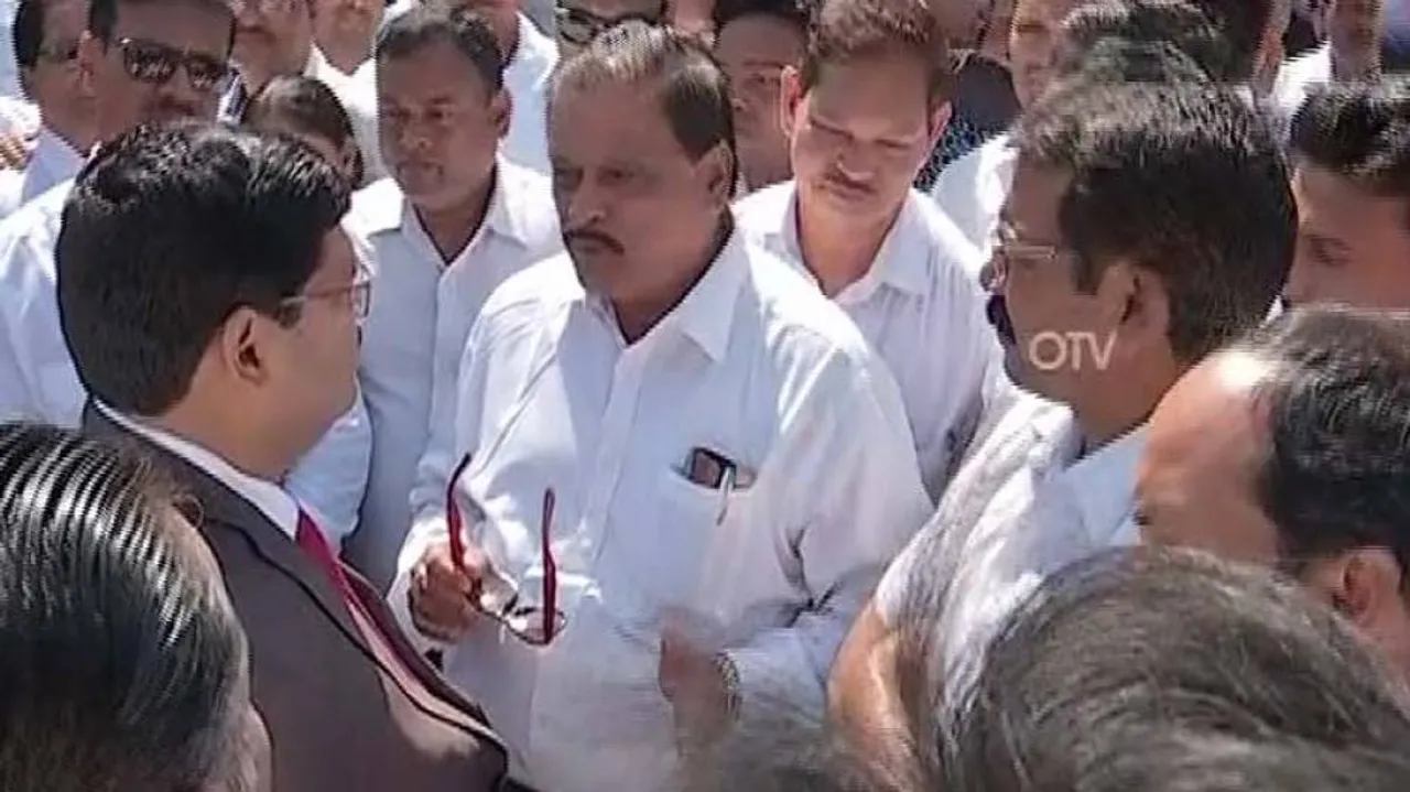 Demand For HC Bench In Western Odisha: Judge Stopped From Entering Court