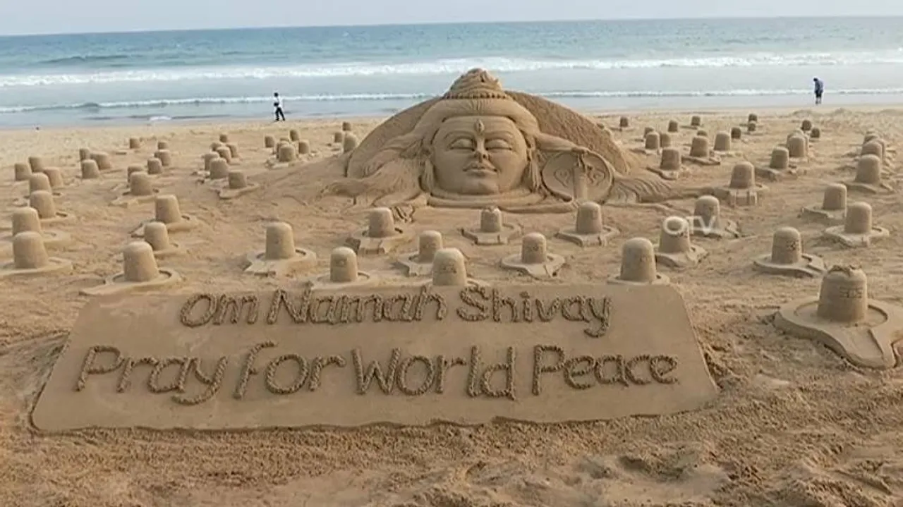 Sudarsan creates 108 Shiva Lingas to mark Maha Shivaratri