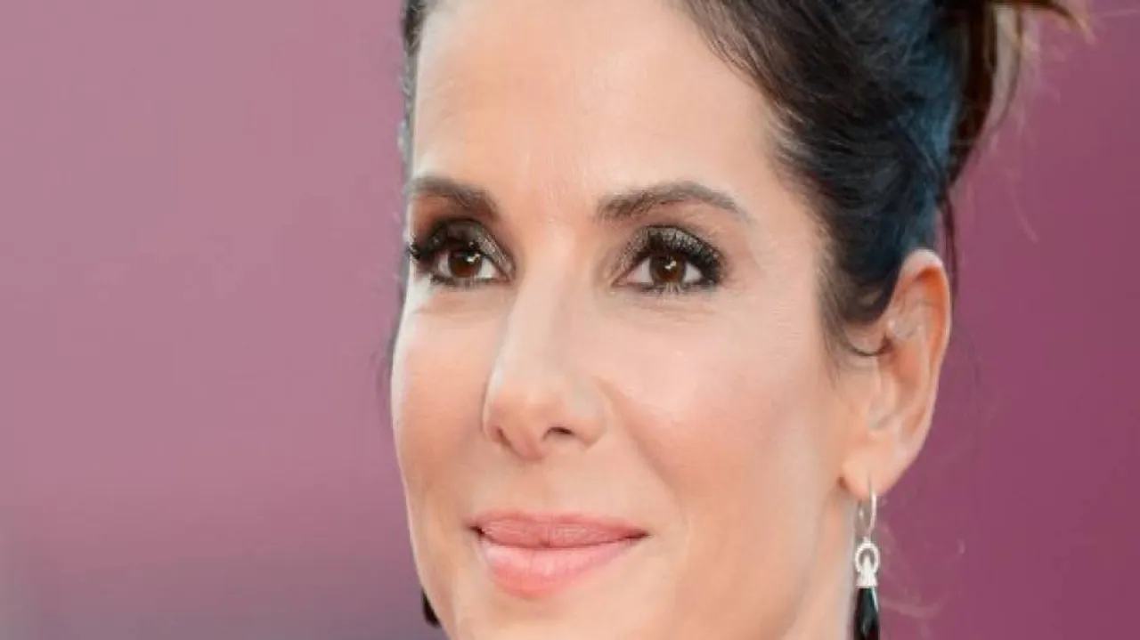 Sandra Bullock dating photographer Bryan Randall?