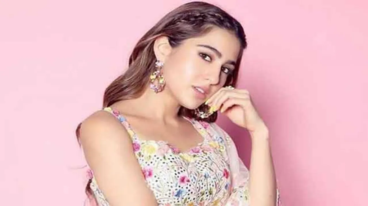 Sara Ali Khan Shows in Funny Way How Ibrahim Has Her Back-Watch