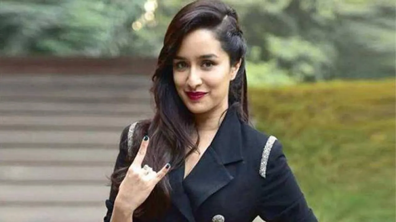 Shraddha Kapoor Caring For A Stray Bird Looks So Genuine –Watch