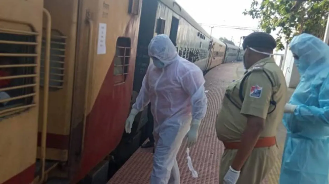 ECoR Announces Rs 5000 Gift For Babies Born On Shramik Special Trains