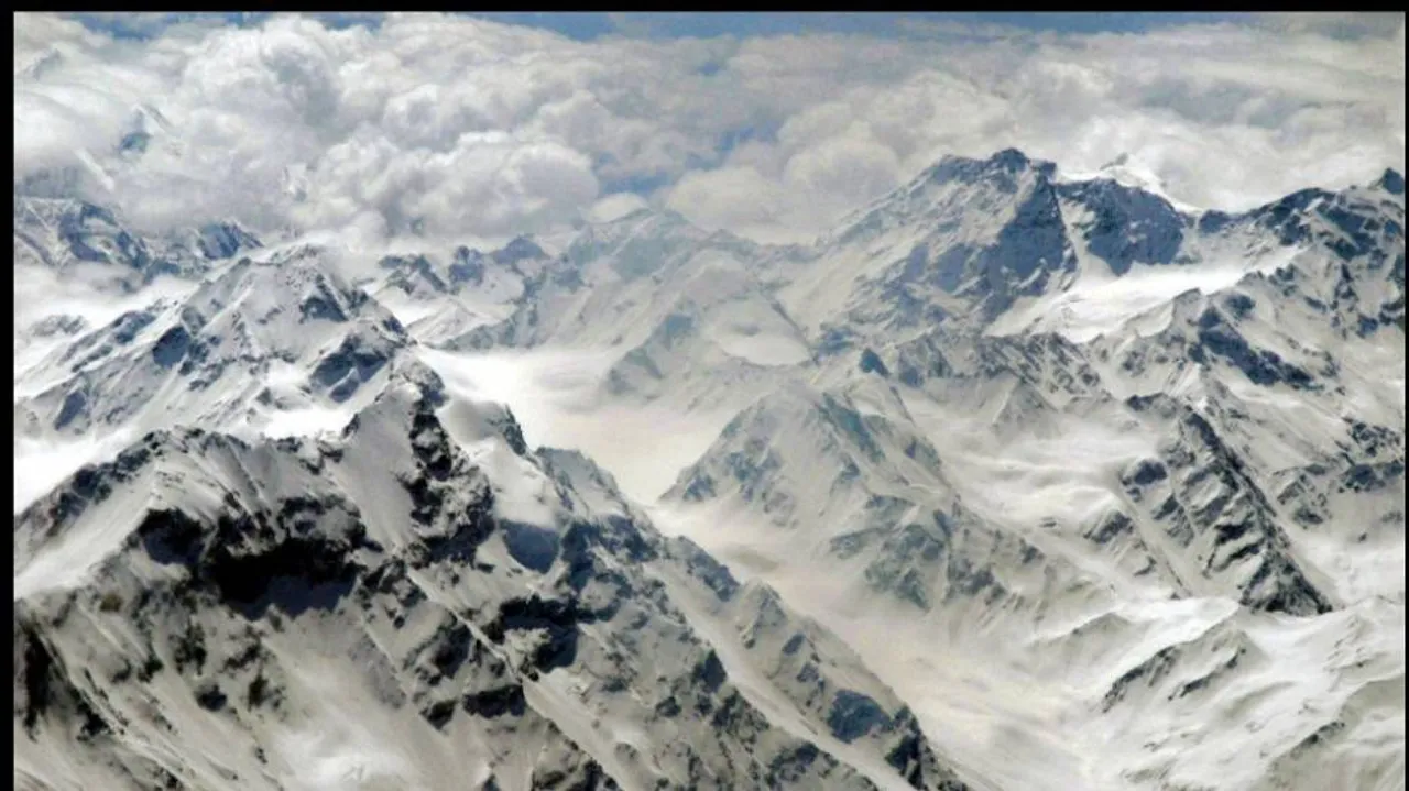 Siachen: Talk of withdrawing from Siachen cannot be agenda-driven