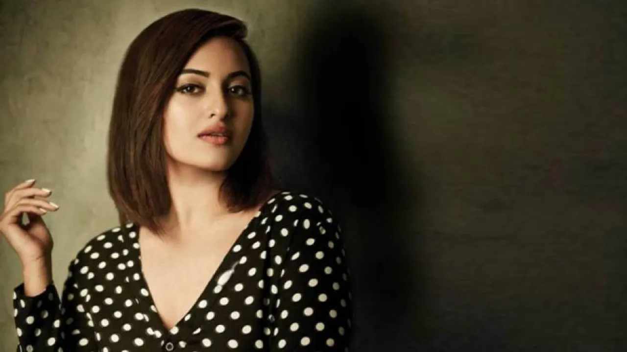 Uncomfortable with seductive scenes during shooting: Sonakshi