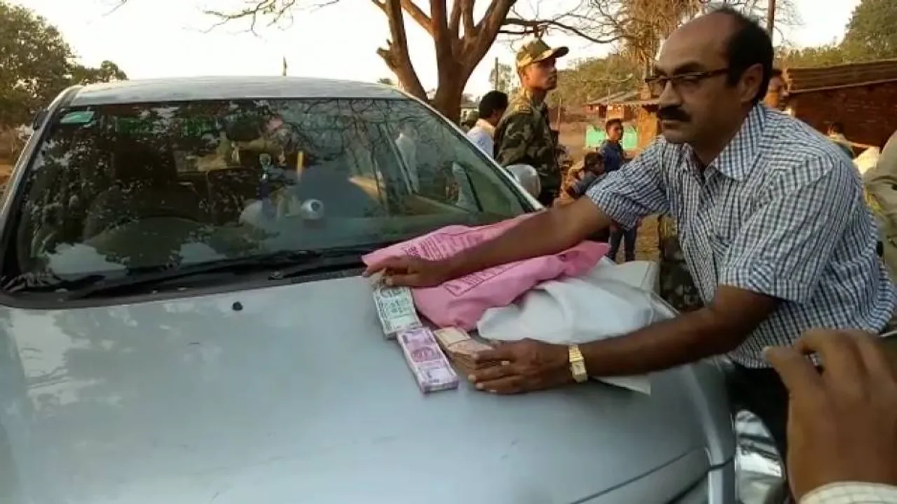 Chhattisgarh BJP leader held for distributing cash