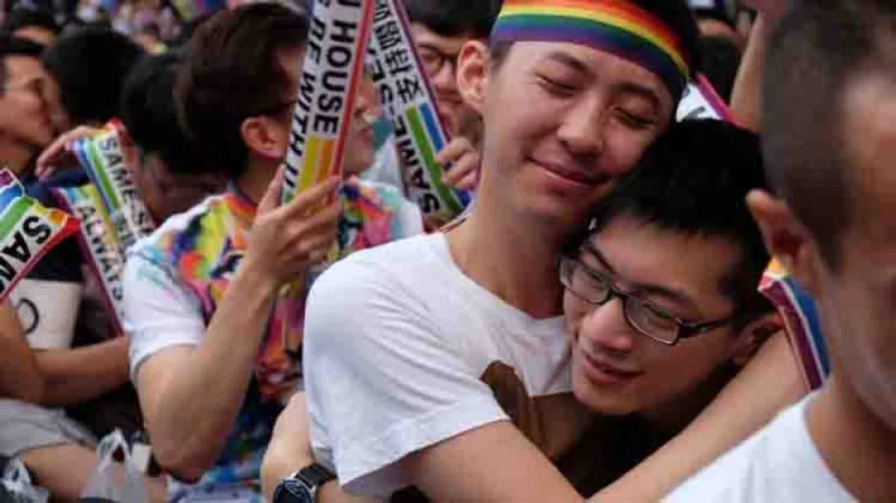 Taiwan legalizes same-sex marriage