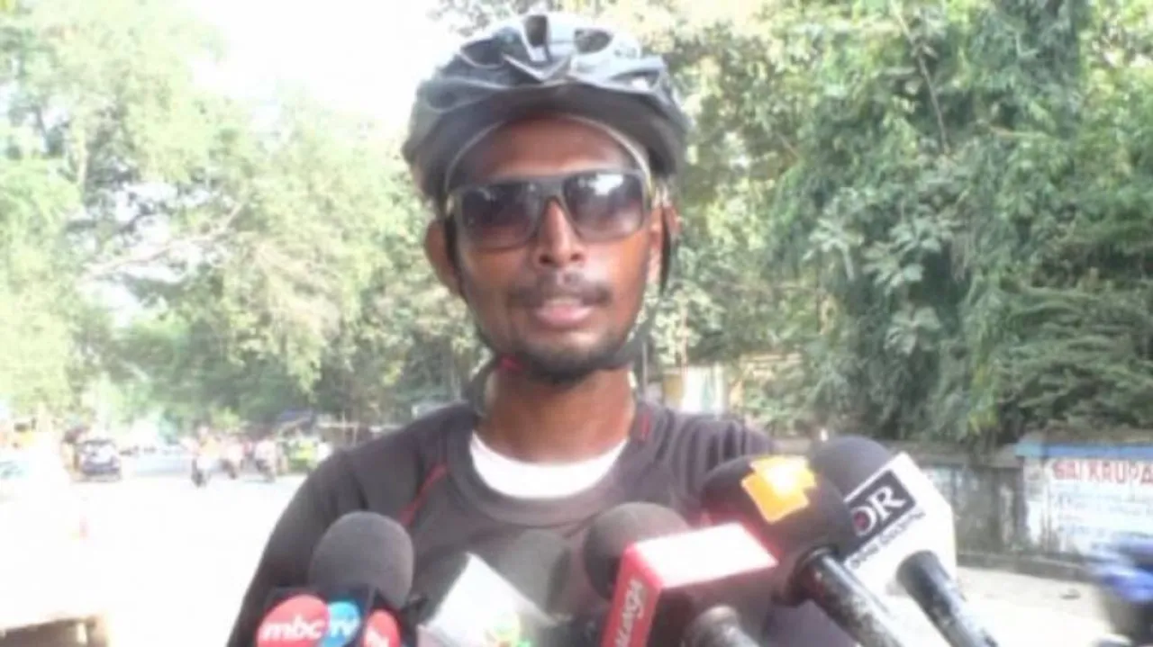 Cycling For Change:  WB Youth Aiming To Cover 5 States In Bicycle Reaches Odisha