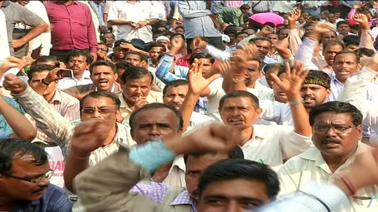 Agitating Odisha teachers threaten to take out ‘padyatra’ in all panchayats
