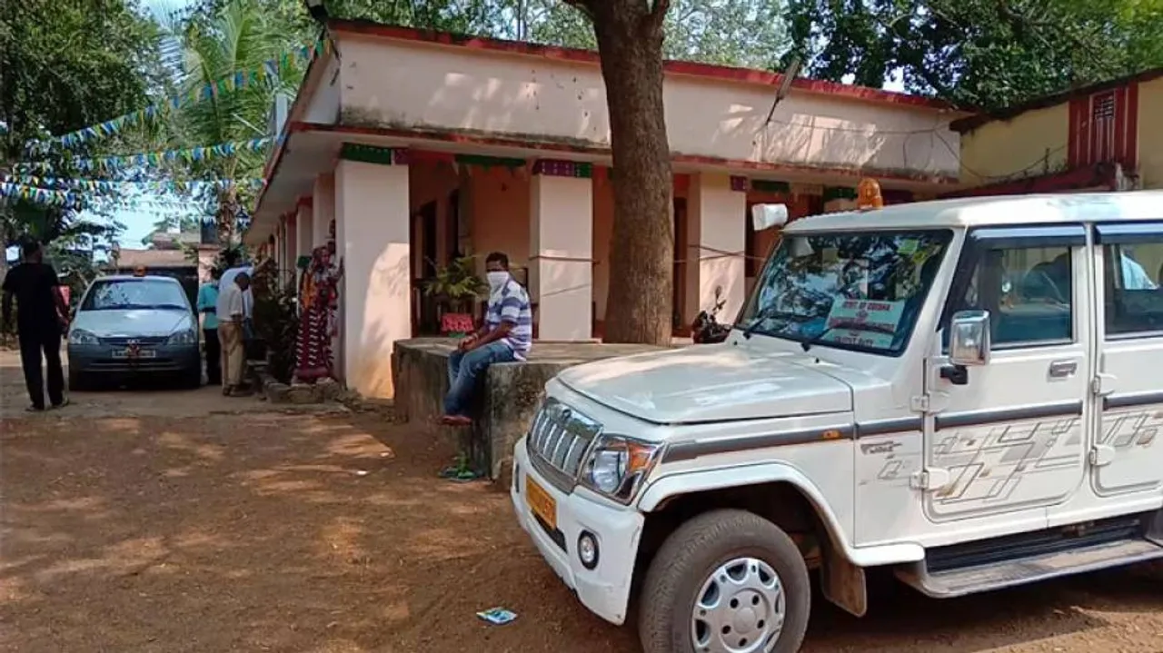 Tehsildar Attacked By Mining Mafia In Khordha; 1 Person Detained, 2 Tractors Seized