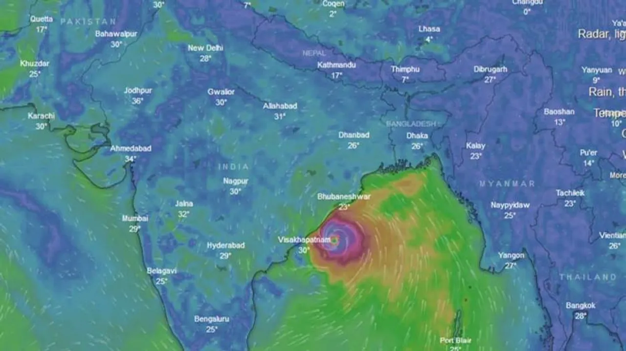 Live Update: 'Titli' turns into very severe cyclonic storm, will make landfall at 5.30 am tomorrow