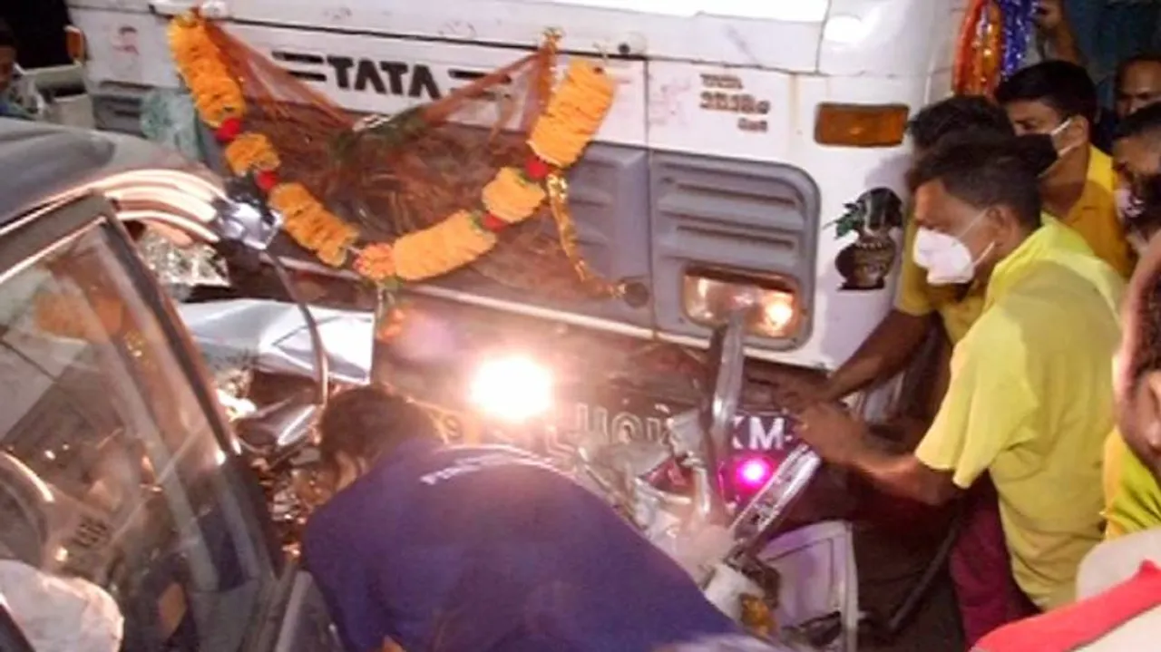 Driver Injured As SUV Collides With Truck On Cuttack-Trisulia Bridge