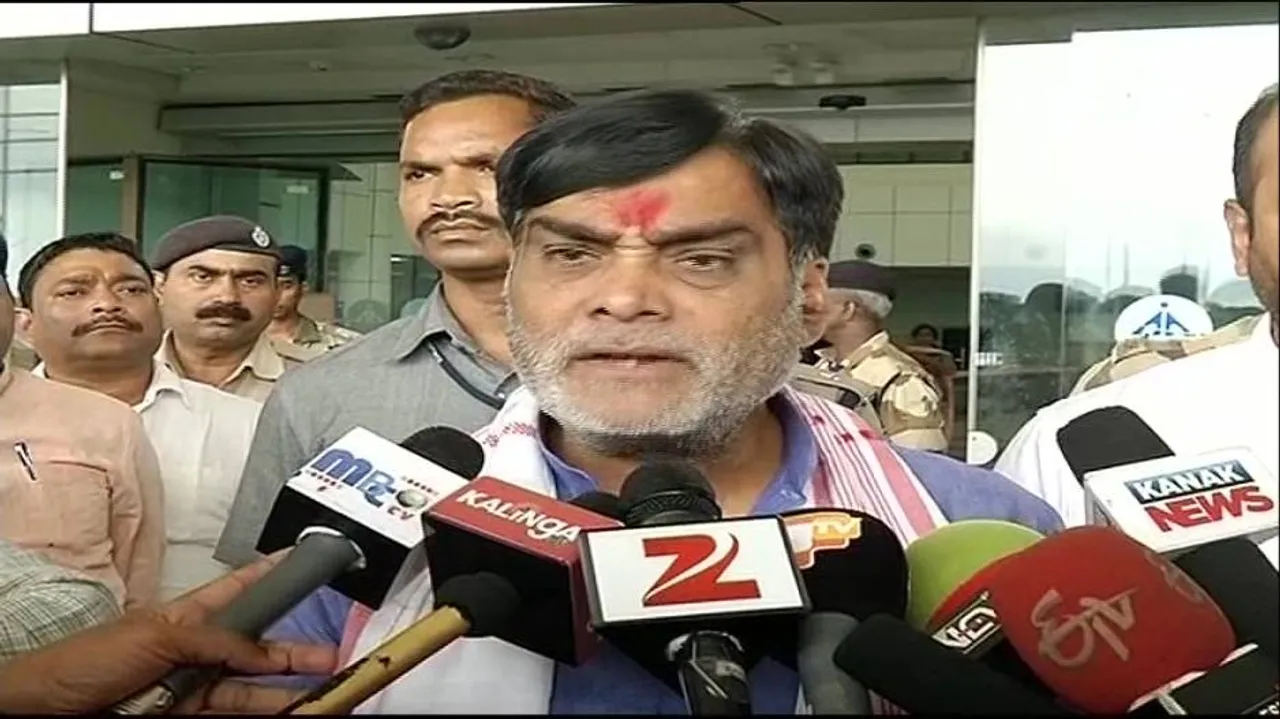Yadav, Pradhan condemn attack on Gangwar’s vehicle
