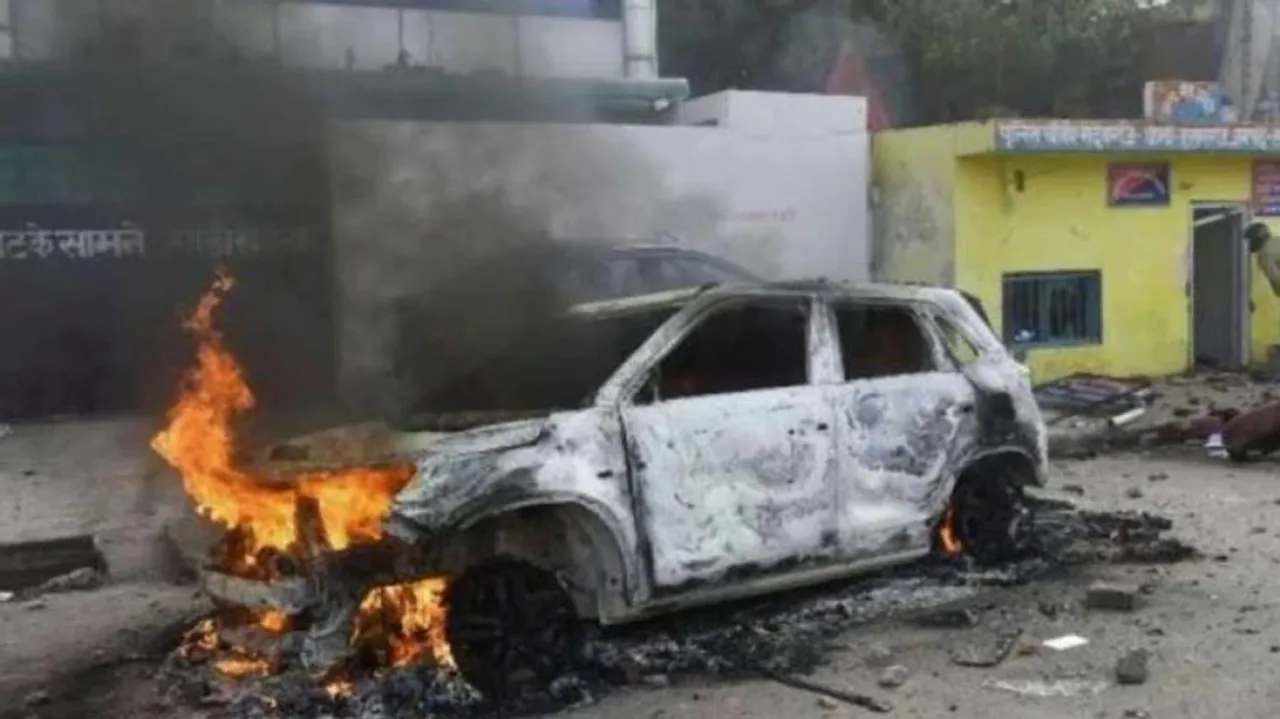Muslims In UP Hand Over Rs 6.27 Lakh DD To Admin For Protest Damages