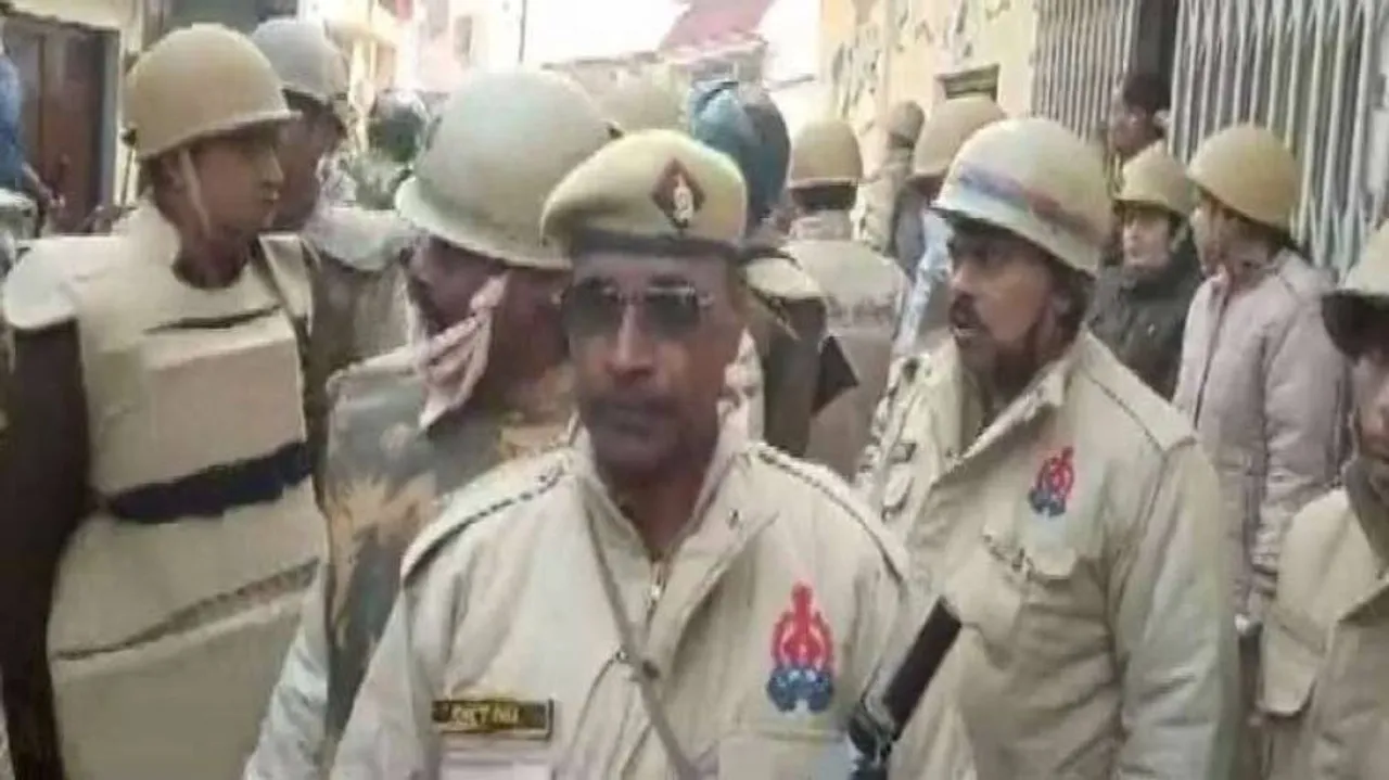 Anti-CAA Stir: Clashes Erupt In UP's Rampur; Several People, Policemen, Injured