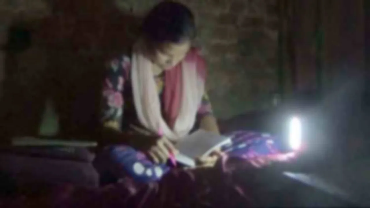 24x7 Power Supply claim goes phut:  Rural Odisha faces 3-4 hrs plug-out!