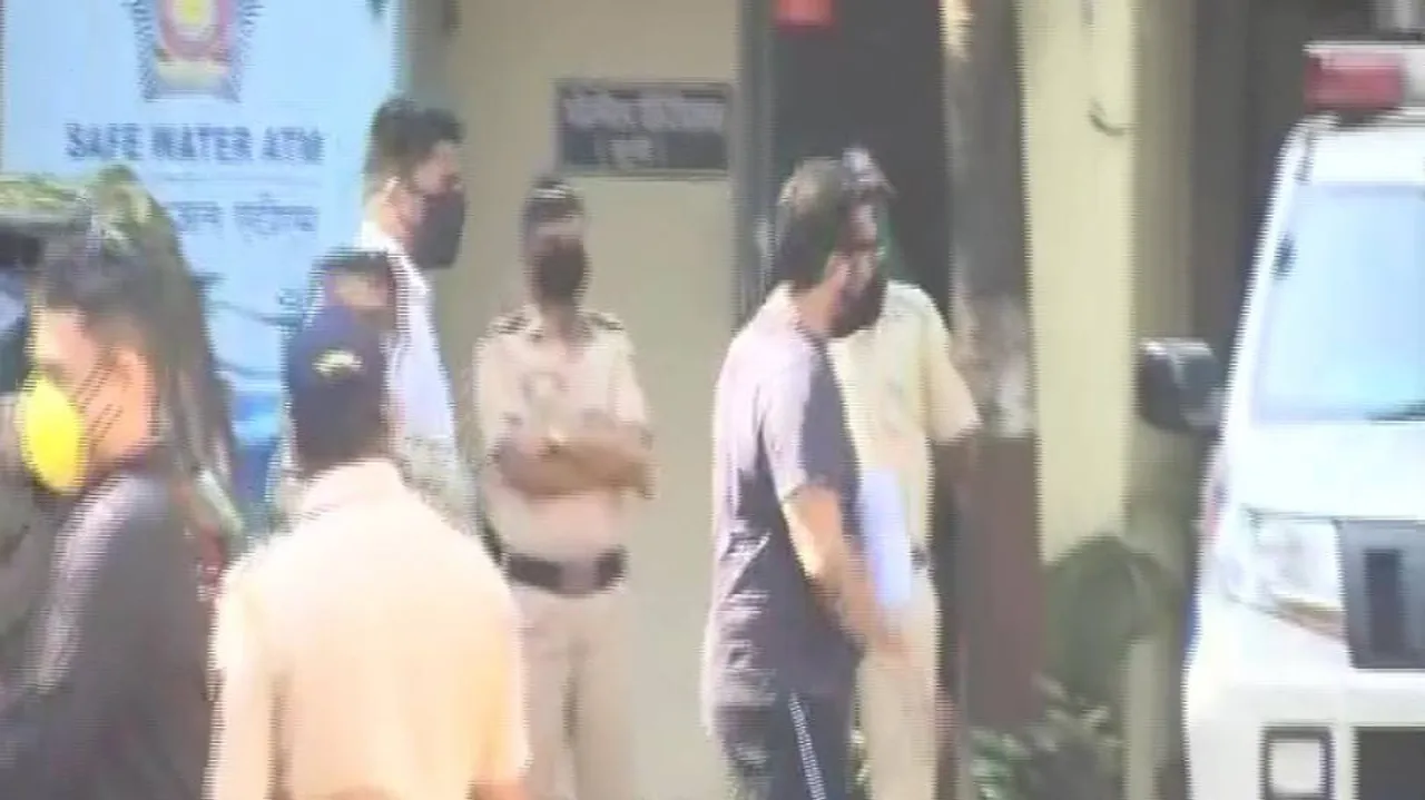 Anurag Kashyap Reaches Police Station, Questioned By Mumbai Police
