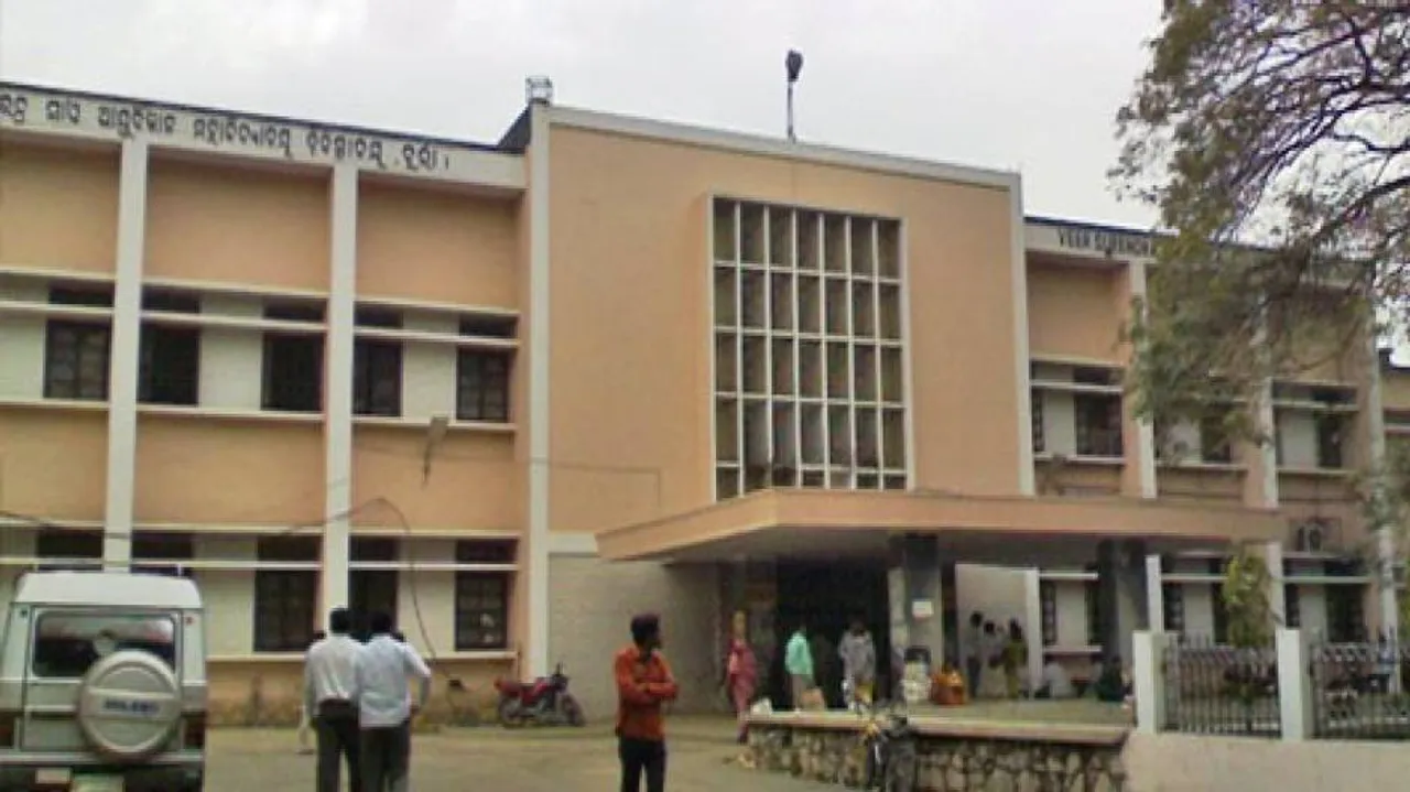 VIMSAR director exposes another doctor engaged in private practice