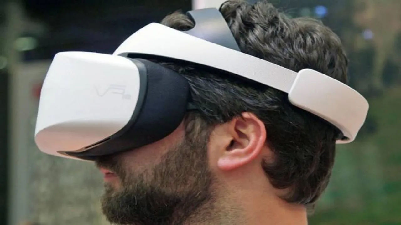 Researchers use VR to simulate black hole
