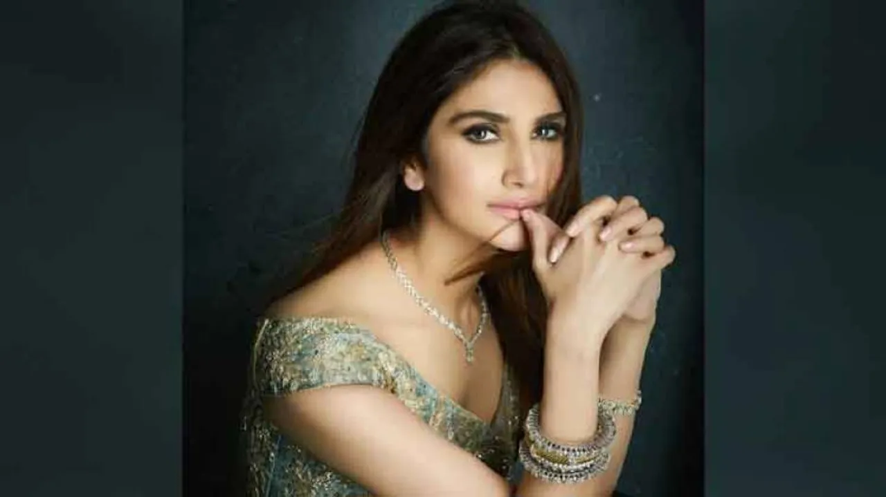 Vaani Kapoor Takes Hotness To New Level With Her Desi Look (Check Pics)