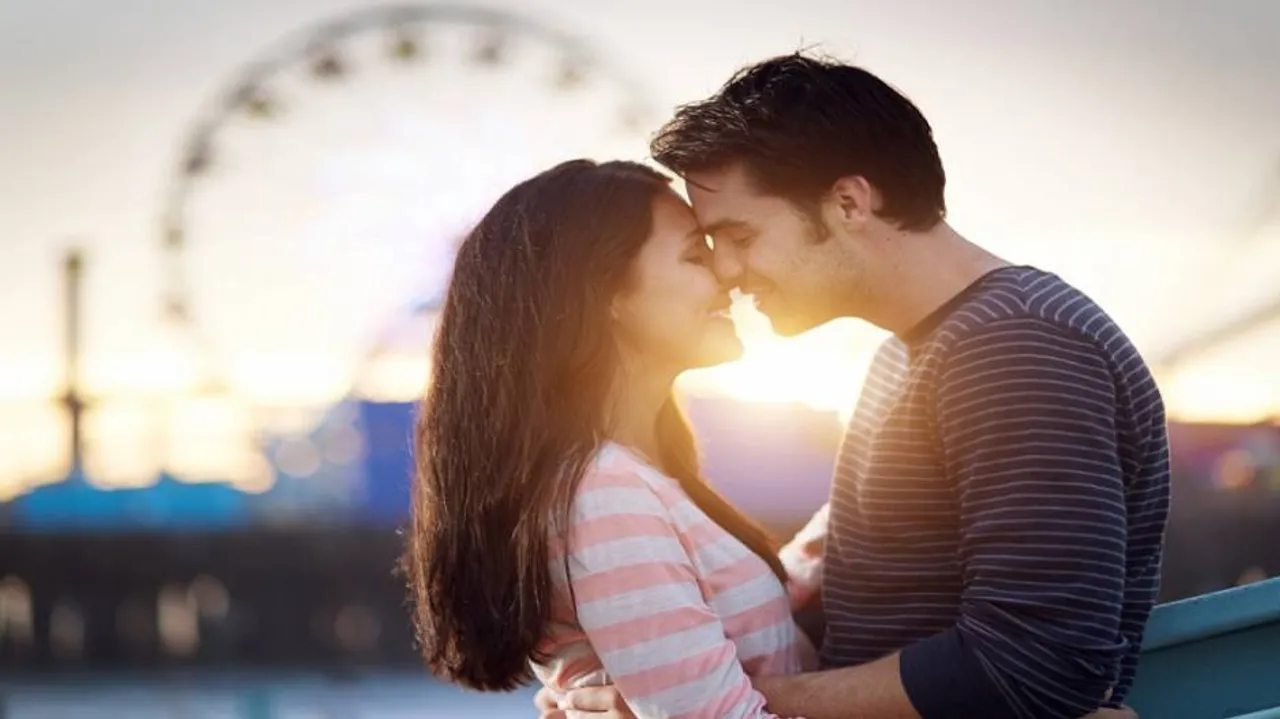 Valentine's Day 2018: Tips for a romantic date! Tap to Know