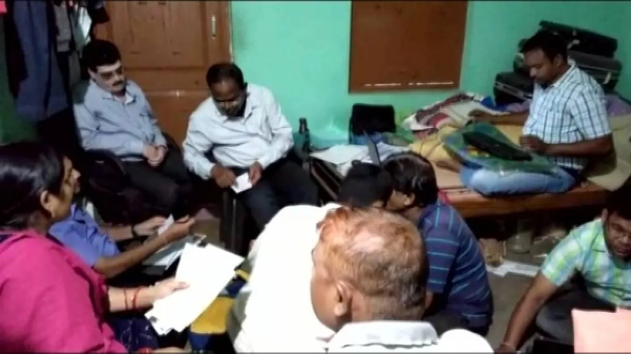 Works department junior clerk in Vigilance net