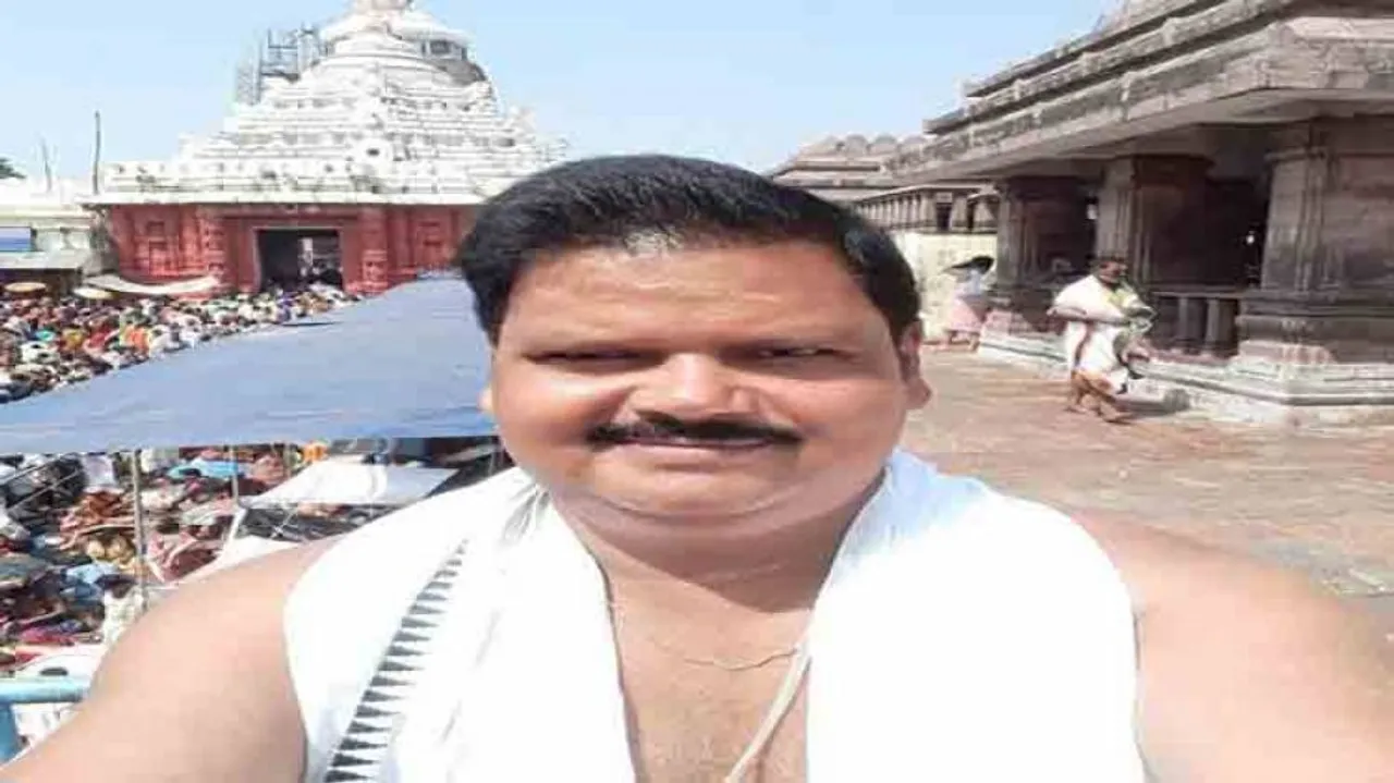 Cop suspended for posting pictures of Puri Srimandir interior on social media