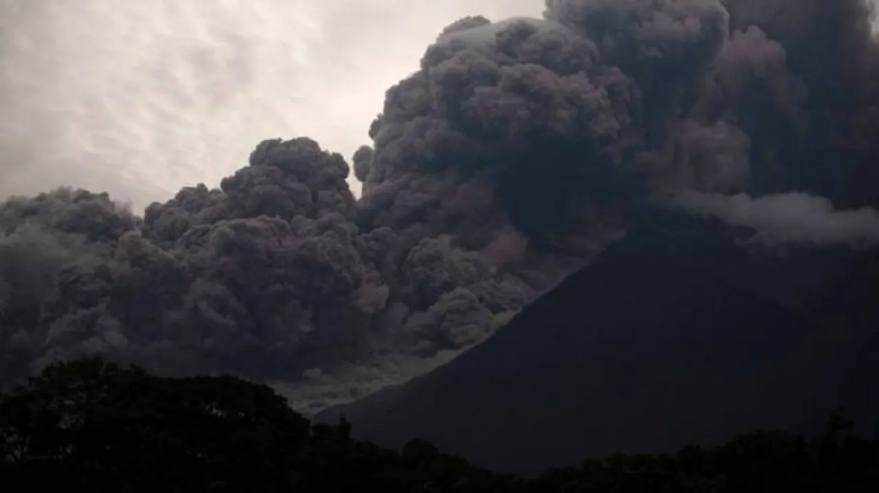 25 killed, 17 lakh affected after Guatemala's Fuego volcano erupts